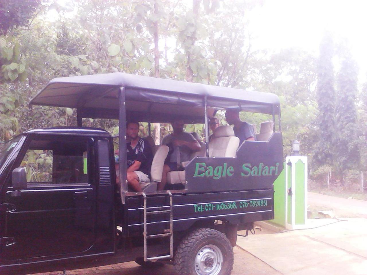 Eagle Safari Family Bungalow Udawalawe Buitenkant foto